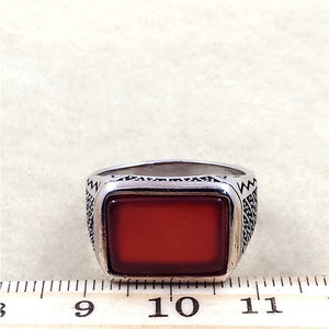 Anello da Uomo Personalizzato con Logo del Marchio, Stile Vintage in Argento Sterling 925 con Agata Rossa Regolabile, per Fidanzamento, Matrimonio, Festa o Regalo - Product Image 4