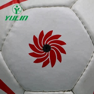 China fábrica de encargo logotipo y la impresión cosido a mano de fútbol balón de fútbol a granel - Product Image 4