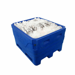 Caja de Almacenamiento de Pescado Aislada de la Marca SCC con Tapa y Ranuras para Montacargas - Product Image 4