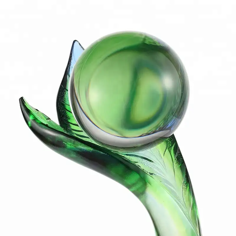Projetado novo da árvore folha verde em forma de cristal prêmio troféu