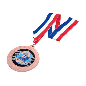 Commercio all'ingrosso su misura di promozione oro glitter piazza medaglia - Product Image 4