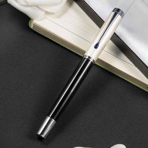 Penna <span class=keywords><strong>Stilografica</strong></span> Esclusiva Nera di Eccellente Qualità con Incisione a <span class=keywords><strong>Inchiostro</strong></span> 2025 - Product Image 4