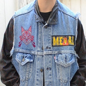 تصميم عصري لرقع مطرزة مخصصة على شكل ثعلب بألوان قوس قزح مقطوعة بالليزر مع خلفية براقة للفساتين - Product Image 2