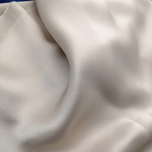 <span class=keywords><strong>Couleur</strong></span> personnalisée femmes robe soie mikado <span class=keywords><strong>blanc</strong></span> naturel en soie <span class=keywords><strong>satin</strong></span> 22mm - Product Image 4