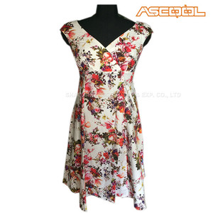 Nueva llegada de La Rodilla-longitud del V-cuello del vestido formal - Product Image 1