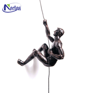 Decorazione <span class=keywords><strong>da</strong></span> <span class=keywords><strong>parete</strong></span> per interni 3D metal art human sculpture <span class=keywords><strong>design</strong></span> bronze climbing man metal art 3d scultura <span class=keywords><strong>da</strong></span> <span class=keywords><strong>parete</strong></span> in vendita - Product Image 6