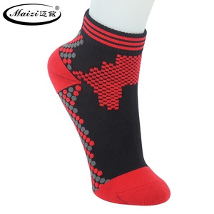 Chaussettes de compression personnalisées pour la randonnée athlétique et sportive Hommes Femmes OEM Basketball China Factory Coolmax Stretchable - Product Image 2