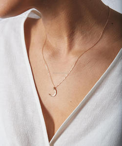 Oro Semplicemente disegno martellato Crescent Moon pendente di Fase Lunare Collane - Product Image 3