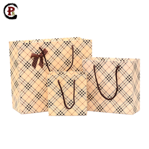 Recyclé rayé <span class=keywords><strong>noir</strong></span> <span class=keywords><strong>et</strong></span> <span class=keywords><strong>blanc</strong></span> kraft papier cadeau sac avec logo - Product Image 3