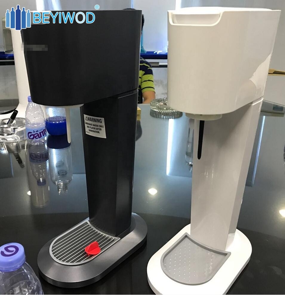 2021 Summer top sale Professional Portable type home Soda Water Maker and CE&ROHS Certificated Soda Maker co2 soda cylinder
