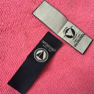 Étiquette d'entretien <span class=keywords><strong>pour</strong></span> vêtements faite à la <span class=keywords><strong>main</strong></span>, étiquette tissée pliée <span class=keywords><strong>pour</strong></span> l'entretien des édredons - Product Image 4