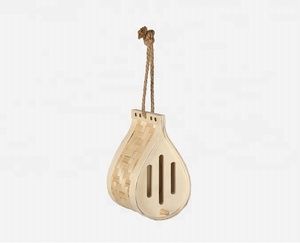 Casa per uccelli in legno intrecciata in bambù a goccia per appendere all'aperto in fabbrica BSCI - Product Image 4