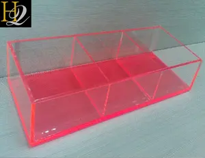 45 डिग्री कनेक्शन एक्रिलिक 3 डिब्बों के साथ लाल रंग एक्रिलिक कंटेनर प्रदर्शन बॉक्स डिवाइडर
