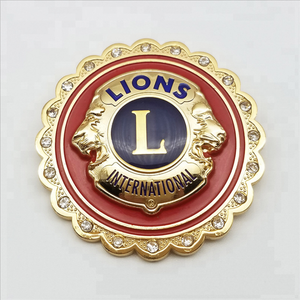 Épinglette personnalisée en émail poli or 3D Lion et diamant à deux couches Technique de coulée de métal