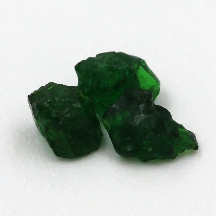 High quality green garnet gemstones rough materials in wholesale price for jewelry making