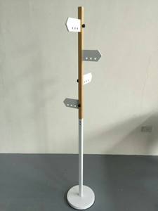 Expositor clásico de ropa con forma de uñas de 6 ganchos - Product Image 5