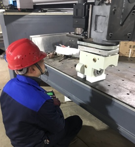 Kích Thước Nhỏ Kính CNC Làm Việc Máy Trung Tâm - Product Image 3