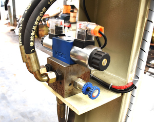 Pressa Idraulica a Telaio H da 10 Tonnellate per Lavorazione dei Metalli, Piegatura e Assemblaggio - Product Image 4