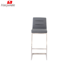 <span class=keywords><strong>Taburete</strong></span> de Bar Moderno de Cuero Sintético Negro con Estructura de Acero Inoxidable - Silla Acolchada de Altura de Barra para Isla de <span class=keywords><strong>Cocina</strong></span> o Pub - Product Image 2