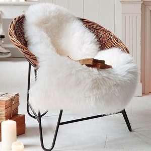 Tapis en <span class=keywords><strong>fausse</strong></span> <span class=keywords><strong>fourrure</strong></span> imitation peau de mouton blanc 2ftx3ft pour canapé, tabouret, <span class=keywords><strong>chaise</strong></span> de coiffeuse / Tapis shaggy uni pour salon et chambre - Product Image 6