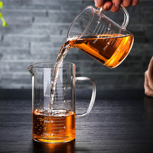 Prix de vente d'usine <span class=keywords><strong>Verre</strong></span> borosilicate Tasse à mesurer de 500 ml avec bec verseur et poignée en <span class=keywords><strong>verre</strong></span> Fait à la main Résistant à la chaleur Écologique - Product Image 6