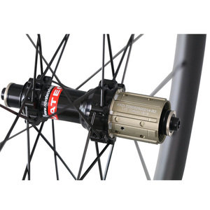 2021 cerchi per <span class=keywords><strong>bici</strong></span> <span class=keywords><strong>da</strong></span> strada cinesi super leggeri 440g 700C ruota per <span class=keywords><strong>bici</strong></span> tubeless con copertoncino in carbonio <span class=keywords><strong>da</strong></span> 40mm di larghezza - Product Image 6