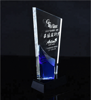 Trophée en cristal de style le plus récent, prix en cristal personnalisés, plaque en cristal fantaisie avec logo gravé