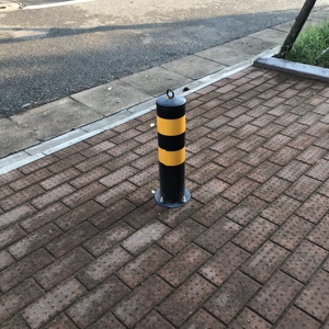 Bolardos de Tráfico de Acero Amarillo y Negro para Barreras de Estacionamiento, Poste Delimitador de Acero Reflectante - Product Image 2