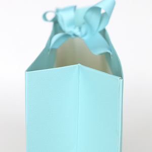 Bolsas <span class=keywords><strong>de</strong></span> <span class=keywords><strong>papel</strong></span> personalizadas con logotipo <span class=keywords><strong>de</strong></span> lámina dorada <span class=keywords><strong>de</strong></span> alta calidad, para embalaje <span class=keywords><strong>de</strong></span> extensiones <span class=keywords><strong>de</strong></span> cabello - Product Image 4