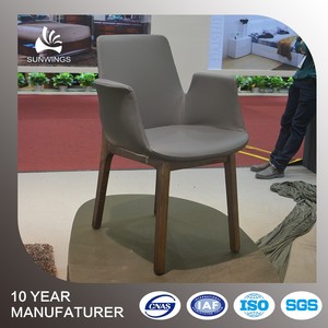 Gris <span class=keywords><strong>en</strong></span> <span class=keywords><strong>cuir</strong></span>/PU salle à manger <span class=keywords><strong>chaise</strong></span> de bureau accoudoir <span class=keywords><strong>en</strong></span> bois à manger <span class=keywords><strong>chaise</strong></span> - Product Image 1