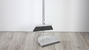 ชุดไม้กวาดและที่ตักขยะแบบพับได้ 2-in-1 คุณภาพสูง สีขาว พร้อมหัวไม้กวาดโพลีเอสเตอร์และด้ามไม้กวาดอะลูมิเนียม สำหรับใช้ภายในบ้าน - Product Image 4