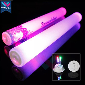 T-Worthy Bastoncini Luminosi in Schiuma LED RGB Ecologici di Alta Qualità, Lampeggianti al Buio per Concerti, Rave, Matrimoni e Feste - Product Image 5