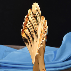 Trophée personnalisé de la <span class=keywords><strong>ligue</strong></span> des <span class=keywords><strong>champions</strong></span>, trophée en résine de haute qualité, offre spéciale <span class=keywords><strong>2023</strong></span> - Product Image 4
