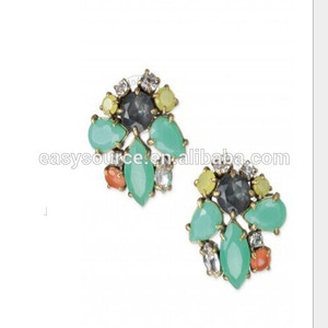 el mejor precio en la media de <span class=keywords><strong>los</strong></span> pequeños pedidos del oem disponible de cristal de colores de resina encanto pendientes - Product Image 1