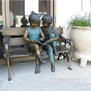 Decorazione esterna Bronzo ragazzo e una ragazza libro di lettura sulla spiaggia Statua BFS-B062W - Product Image 2
