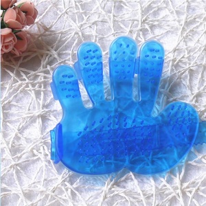 Pet Cat Dog <span class=keywords><strong>toelettatura</strong></span> animale materiale PVC morbido trasparente cinque dita massaggiante pettine con cintura di fissaggio - Product Image 3