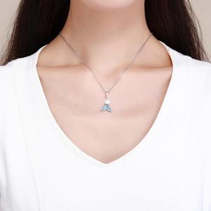 <span class=keywords><strong>Collana</strong></span> con Ciondolo a Forma <span class=keywords><strong>di</strong></span> Coda <span class=keywords><strong>di</strong></span> Sirena in Zirconia Cubica Blu con Perla, Gioiello Bestseller - Product Image 1