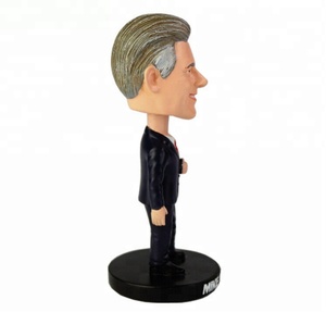 Figura <span class=keywords><strong>de</strong></span> juguete <span class=keywords><strong>de</strong></span> muñeca con cabeza <span class=keywords><strong>de</strong></span> gente famosa colectiva personalizada - Product Image 2