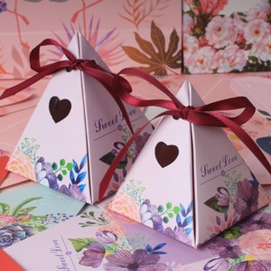 Tùy Chỉnh Tam Giác Ưa Thích Nghệ Thuật Giấy Kẹo Hộp Giấy Sô Cô La Nhỏ Gấp Bán Buôn Baking Thực Phẩm Giấy Món Quà Tráng Miệng Kẹo Gói - Product Image 5