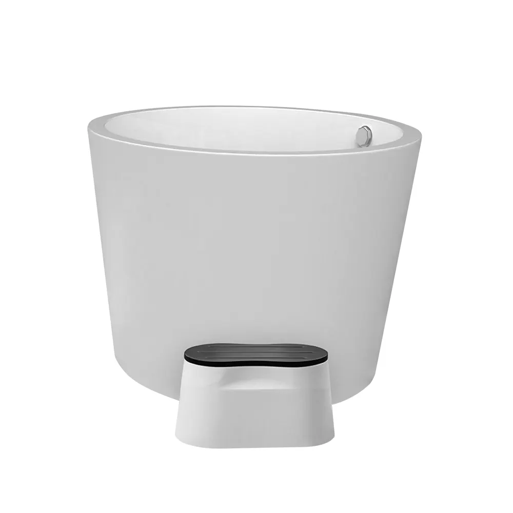 Petite baignoire profonde ronde en acrylique blanc et laiton pour usage hôtelier Baignoires modernes autoportantes pour salle de bain à vendre