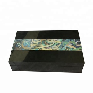 <span class=keywords><strong>Caja</strong></span> <span class=keywords><strong>de</strong></span> embalaje <span class=keywords><strong>de</strong></span> chocolate <span class=keywords><strong>de</strong></span> <span class=keywords><strong>madera</strong></span> <span class=keywords><strong>de</strong></span> lujo con acabado lacado negro piano - Product Image 1