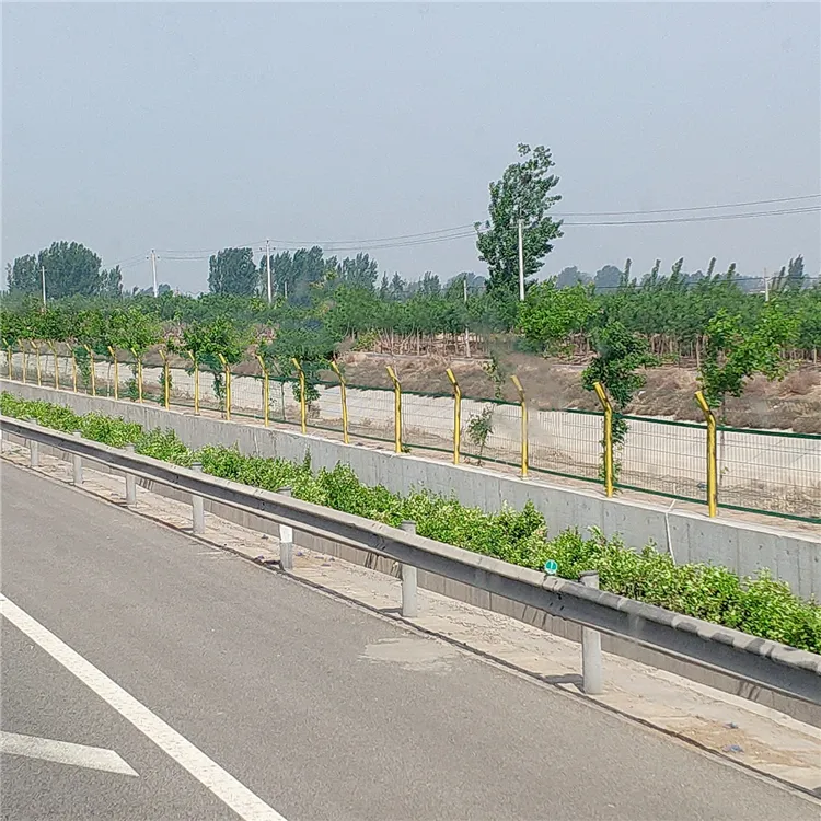 Fornecedor de ouro fábrica de fornecimento de equipamentos de segurança rodoviária viga de metal guard rail sistemas guardrail da ponte