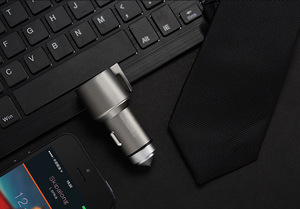 Adaptateur de voiture double USB et kit d'outils d'évacuation d'urgence Brise-vitre de sécurité et coupe-ceinture de sécurité Chargeur de voiture - Product Image 5