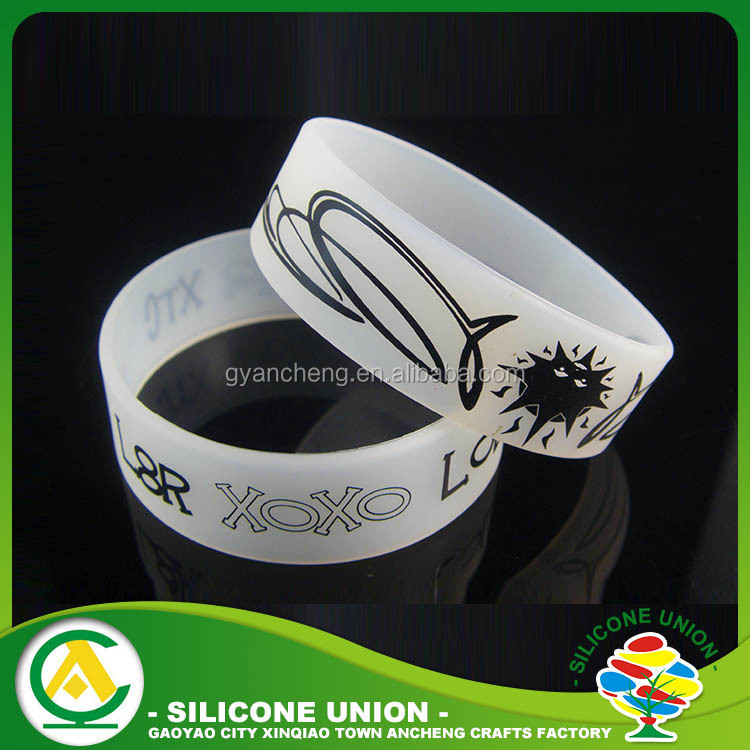 Пользовательские силиконовые браслеты для рекламных или память