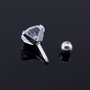 Orecchini a Perno in Acciaio Inossidabile 316L con Zirconia Cubica Taglio Rotondo a 4 Griffe, Vendita all'Ingrosso - Product Image 6