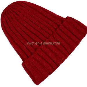 Moda kelepçeli yumuşak sıcak kış akrilik iplik örgü Toque kap bir boyut en bere şapka uyar