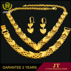 Unique à <span class=keywords><strong>la</strong></span> mode en acier inoxydable pendentif collier bijoux bracelet dubai or femelle ensemble de bijoux - Product Image 2