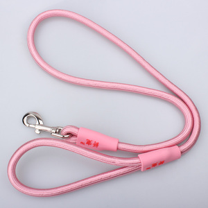 Correa de perro suave de poliéster de cuerda redonda duradera con logotipo personalizado con patrón de impresión y decoración de piel de lujo elegante estilo moderno - Product Image 5