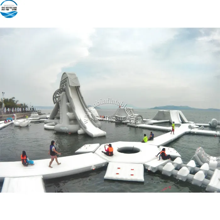 O obstáculo inflável exterior personalizado da água ostenta o parque inflável flutuante da água/mar adultos o parque inflável adulto gigante da água