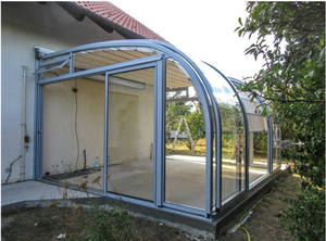 Parasol curvo con marco de aluminio y jardín de invierno - Product Image 1